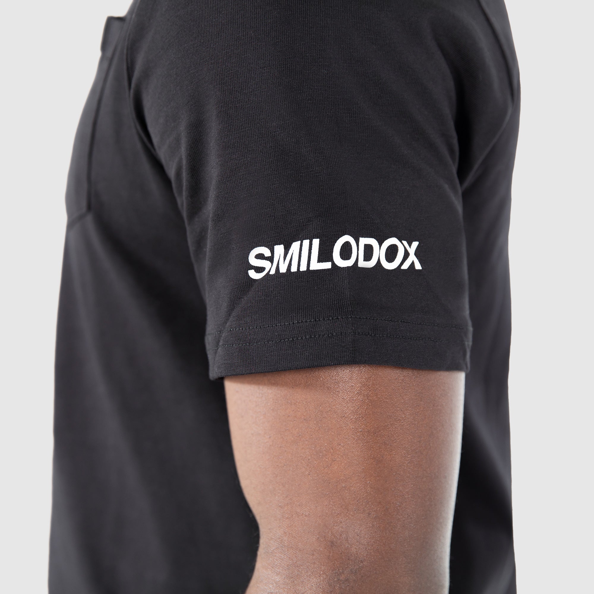 ダレルTシャツ