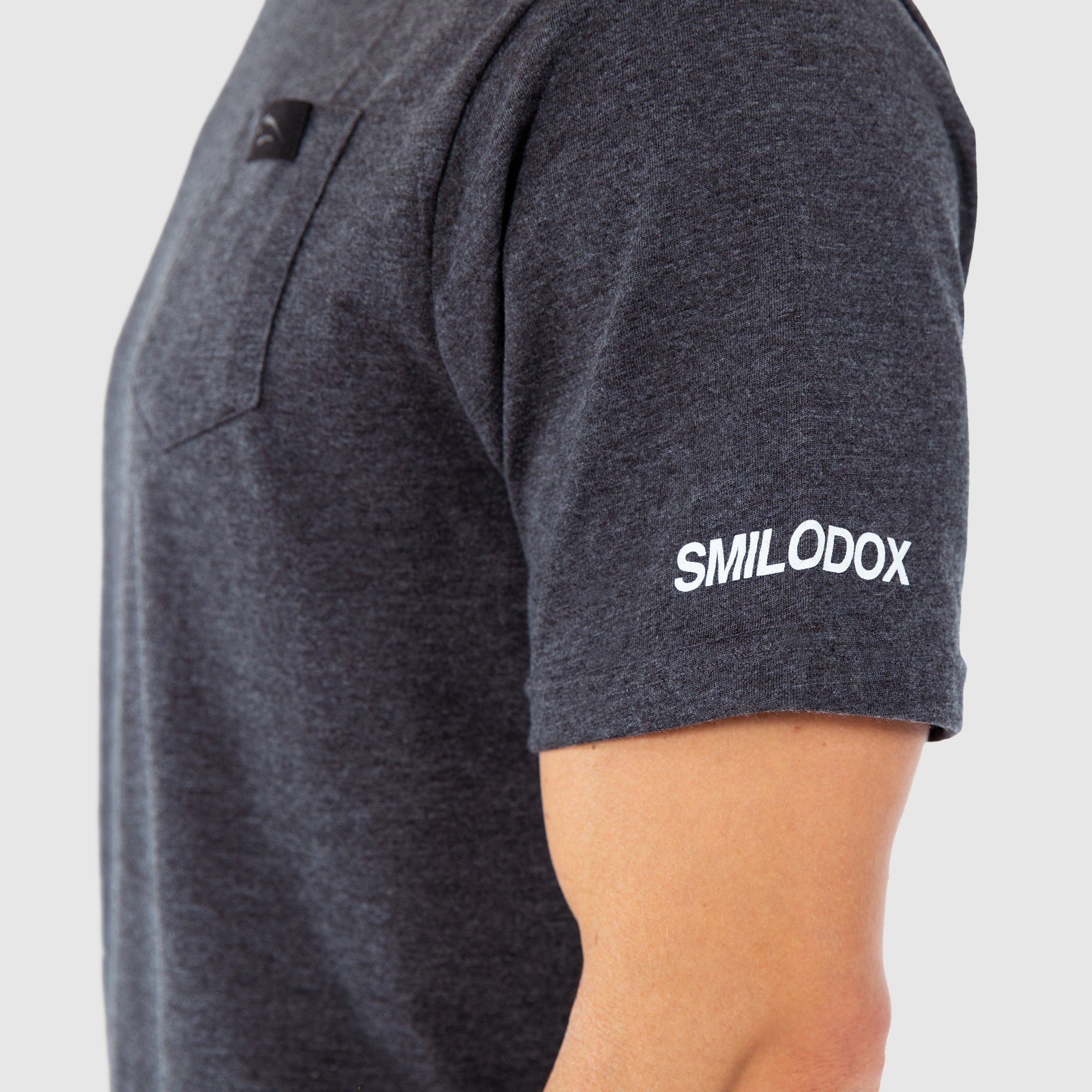 ダレルTシャツ