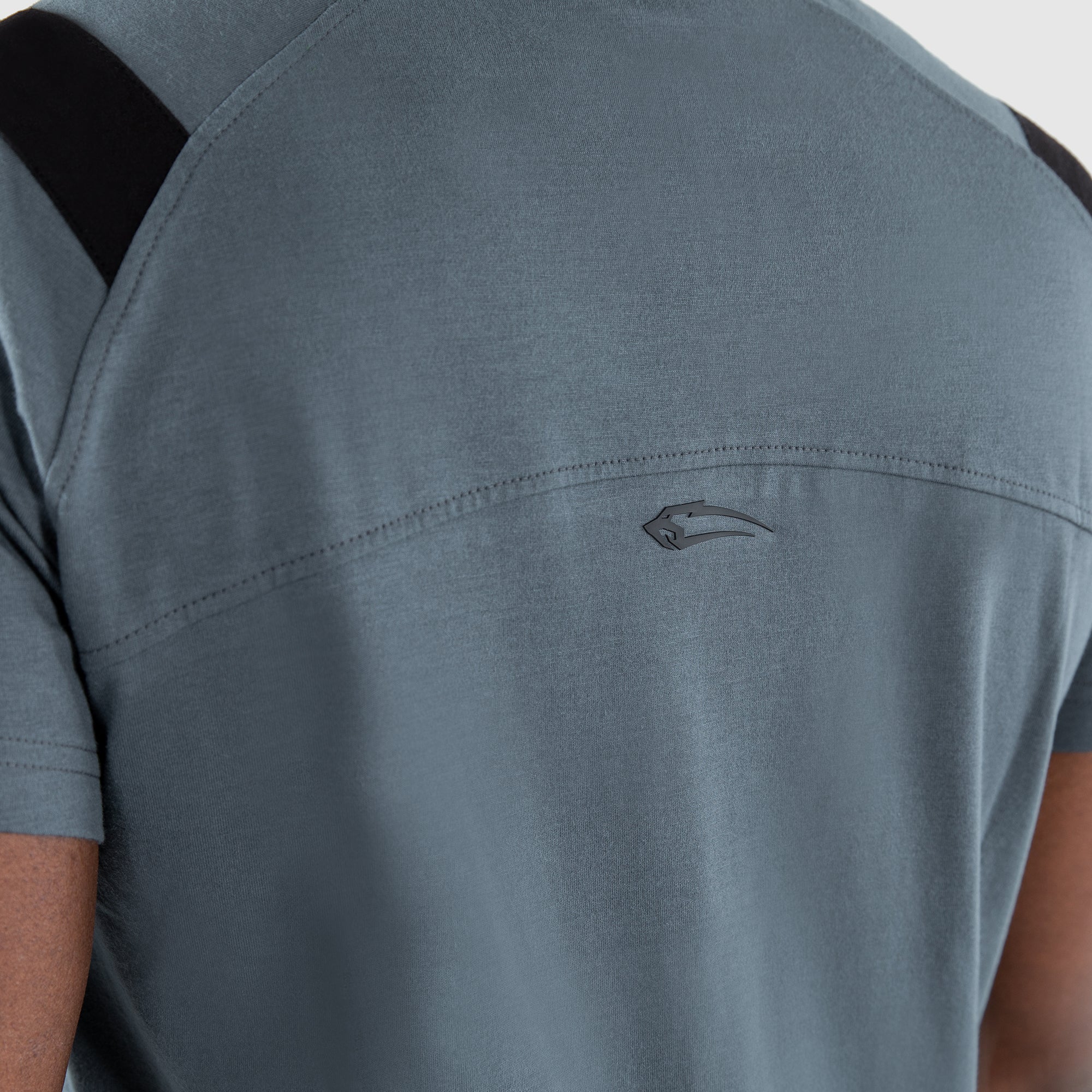 Tシャツ ヒューゴ